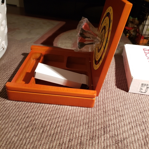 Jewelry Box with Target inside - Picture 6 of 16